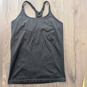 Lululemon Tank Top Bundle Women’s 12 | Ebb to Street Blck + Align Racerback Grn